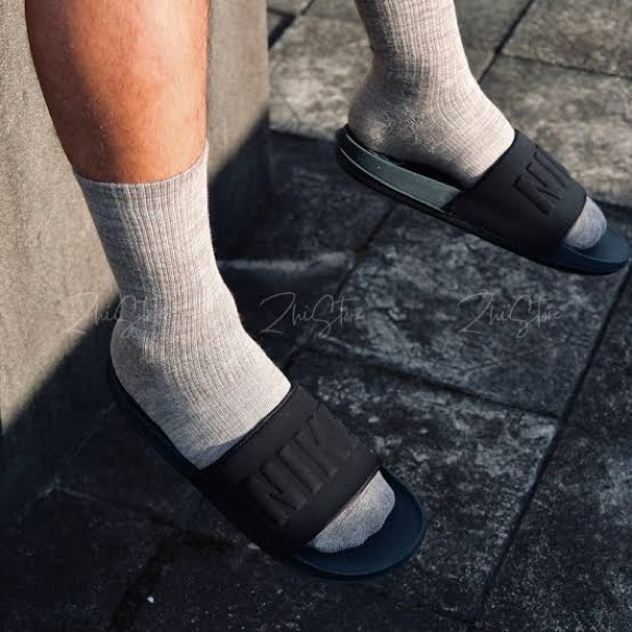 Nike Offcourt Slides - Picture 3 of 11